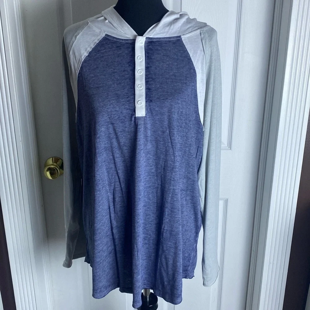 Maurices Women’s Long Sleeve Hooded Tee Tunic Blue Gray White Sz XL NWT